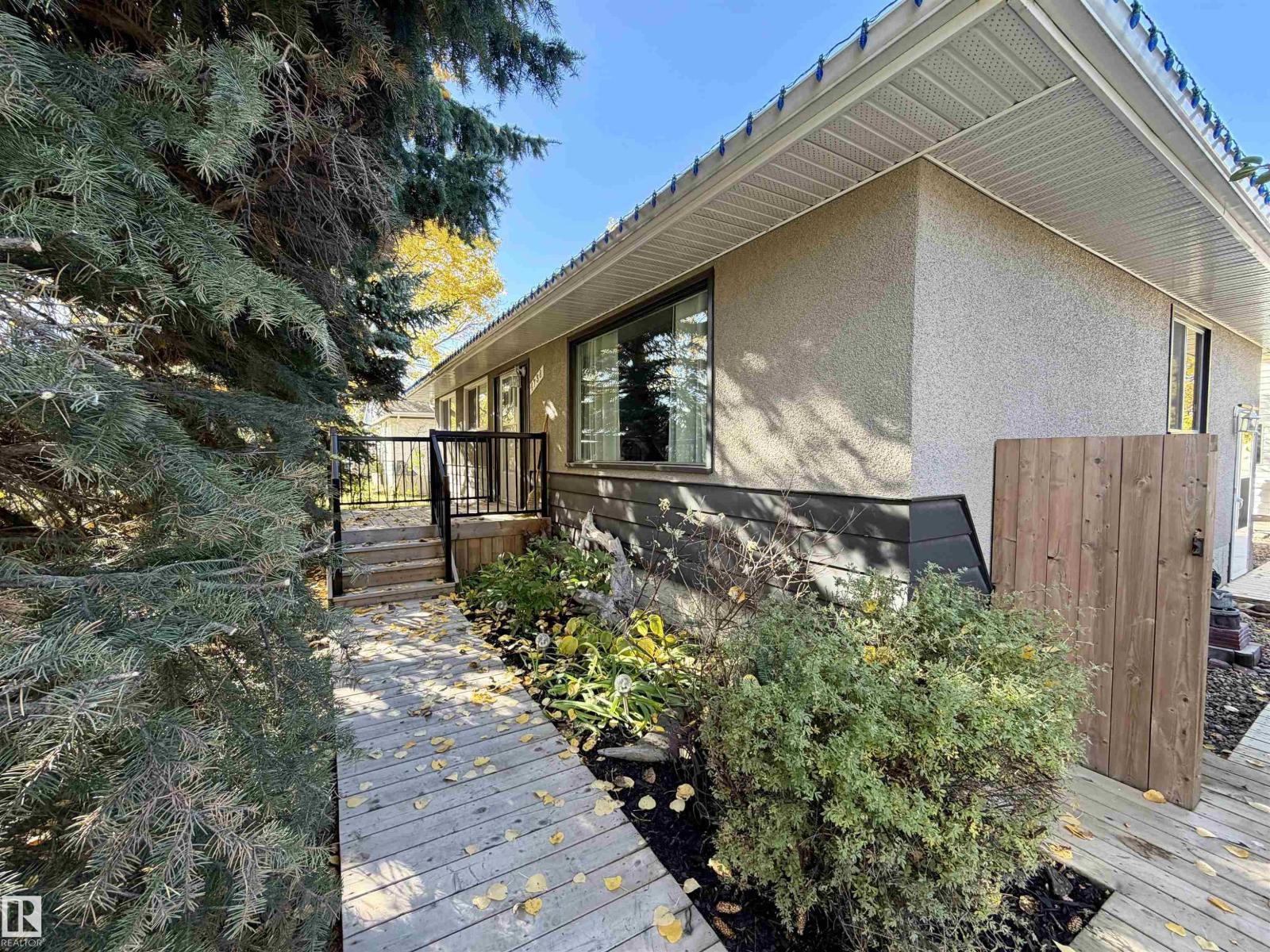 4738 49 ST - 2