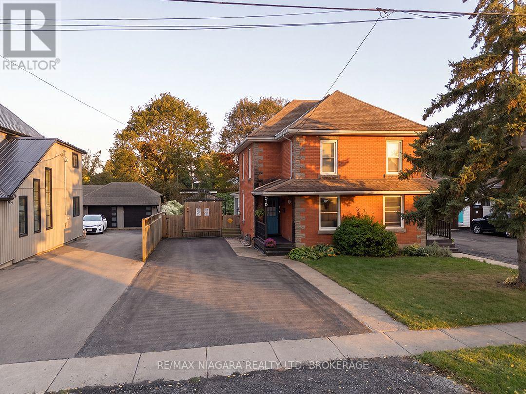 310 CLARENCE STREET - 1
