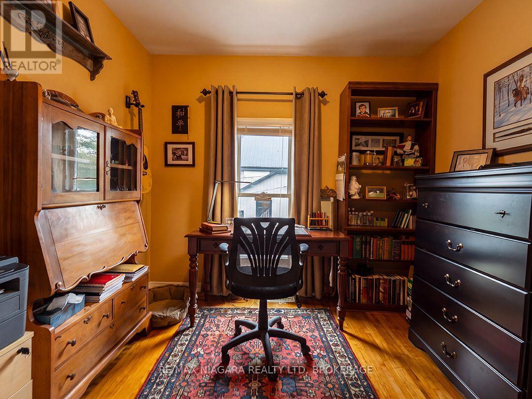 310 CLARENCE STREET - 13