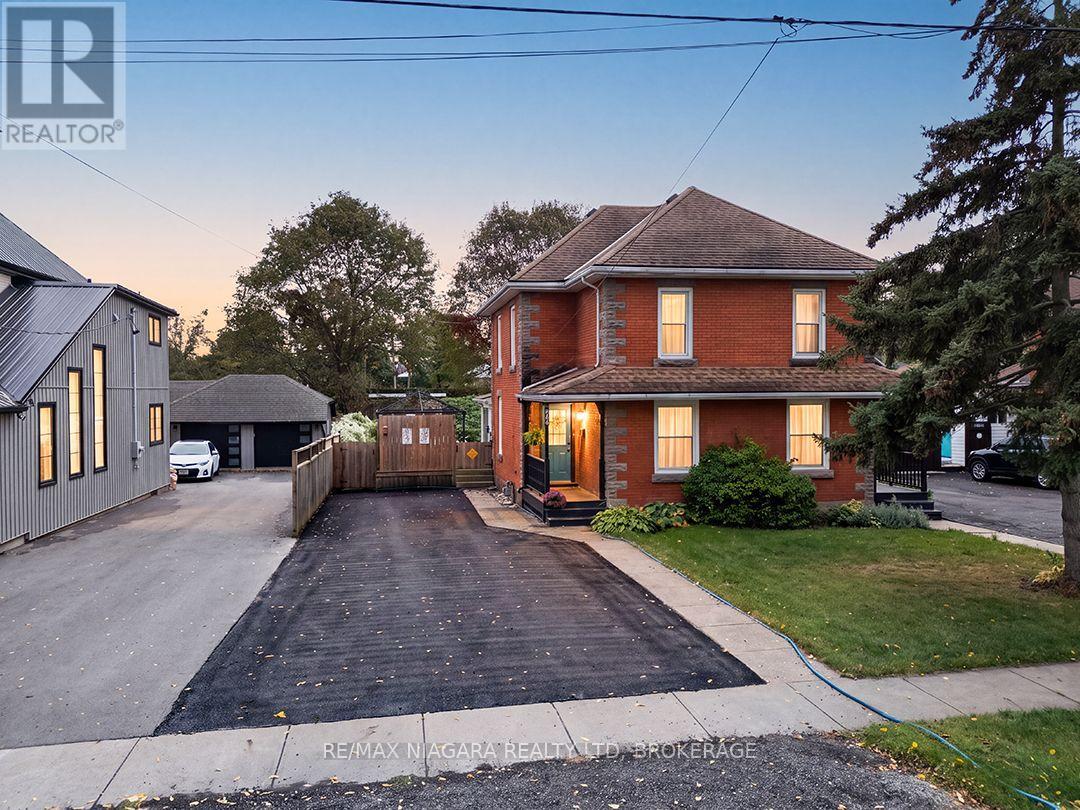 310 CLARENCE STREET - 26