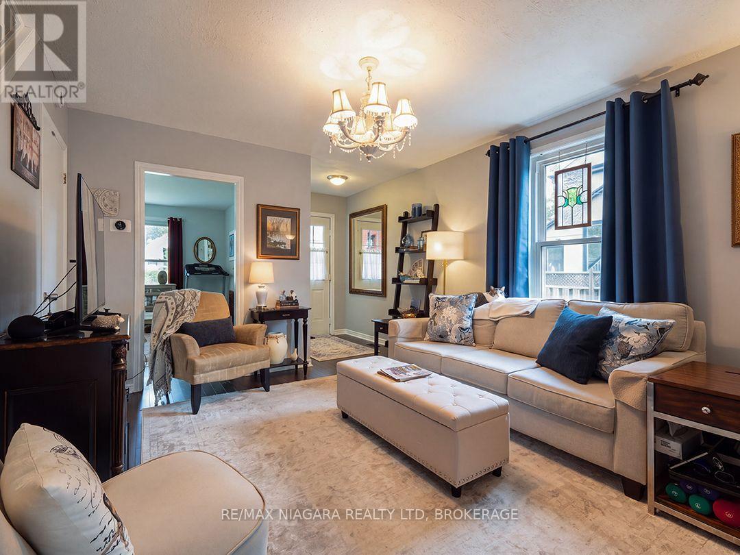 310 CLARENCE STREET - 5