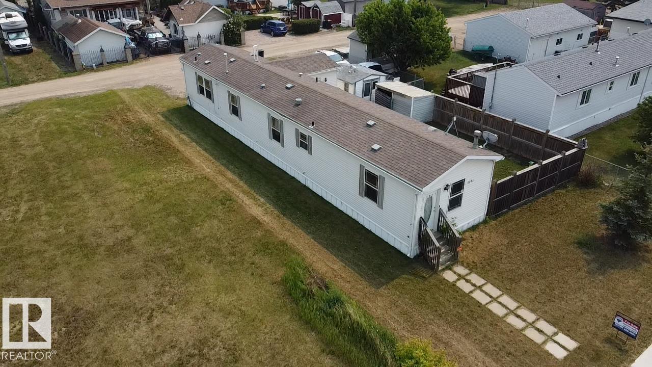 4905 50 ST - 27