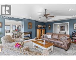 4pc Ensuite bath - 5990 Victoria Street, Peachland, BC V0H1X4 Photo 8