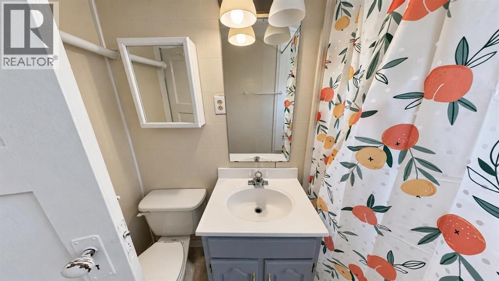 499 2 Street SW - 10
