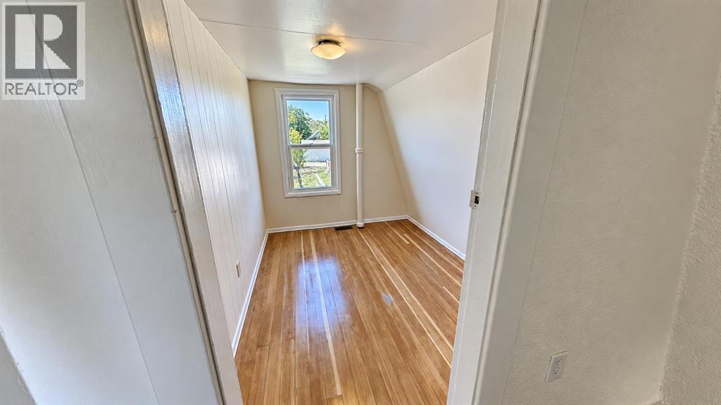 499 2 Street SW - 13