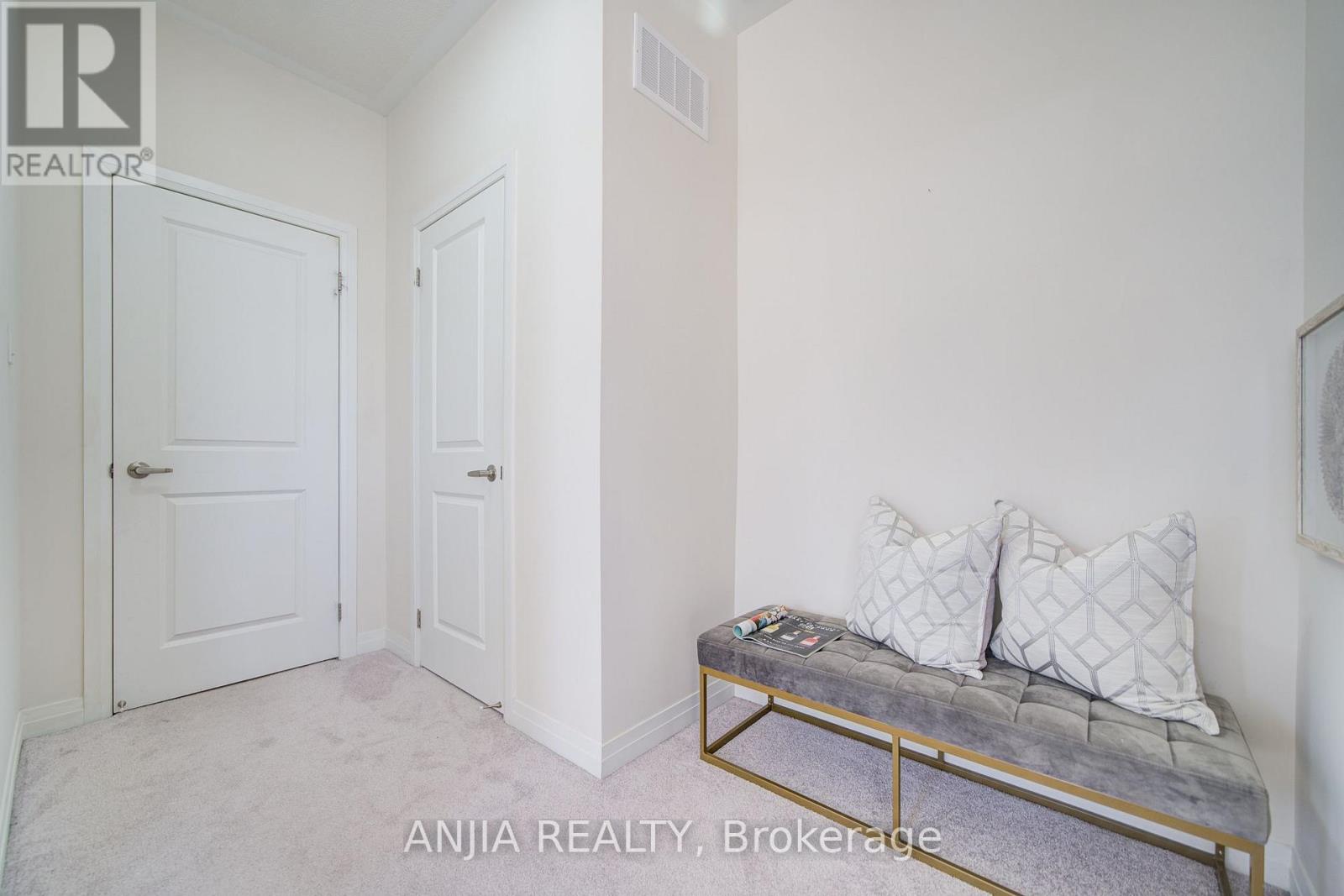 111 CARNEROS WAY - 40