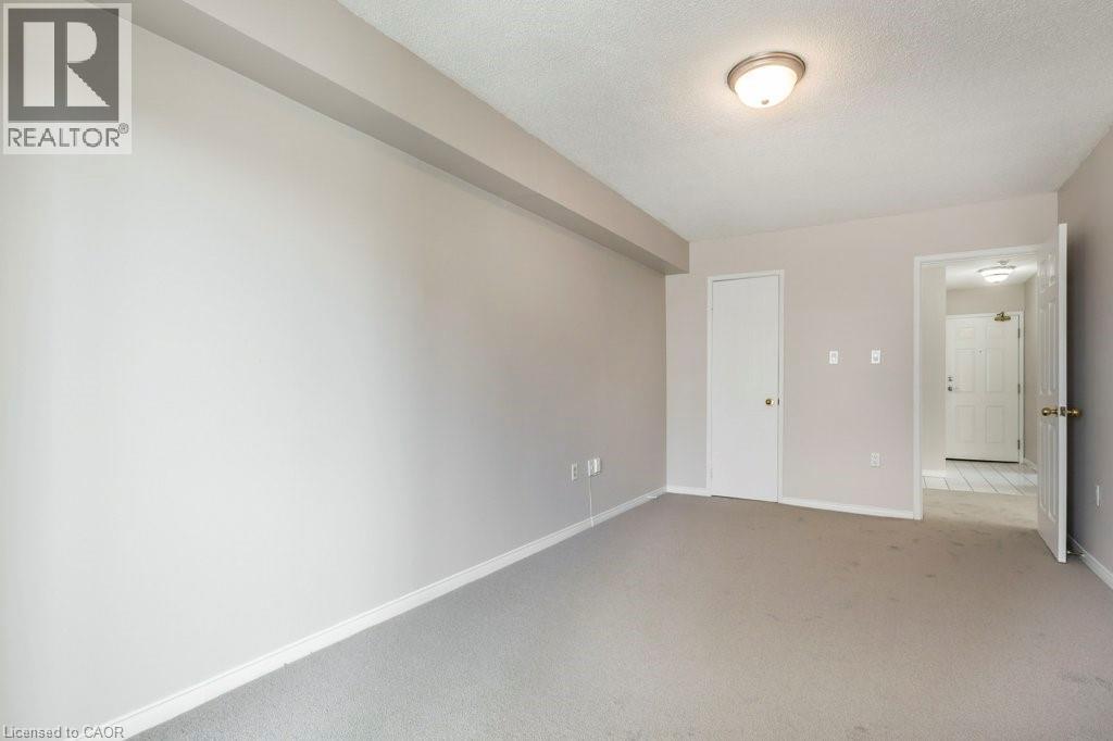 1270 Maple Crossing Boulevard — photo 22