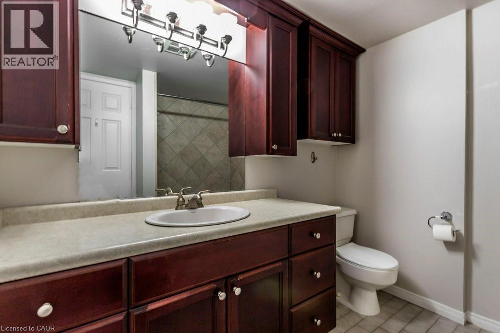 1270 Maple Crossing Boulevard — photo 25