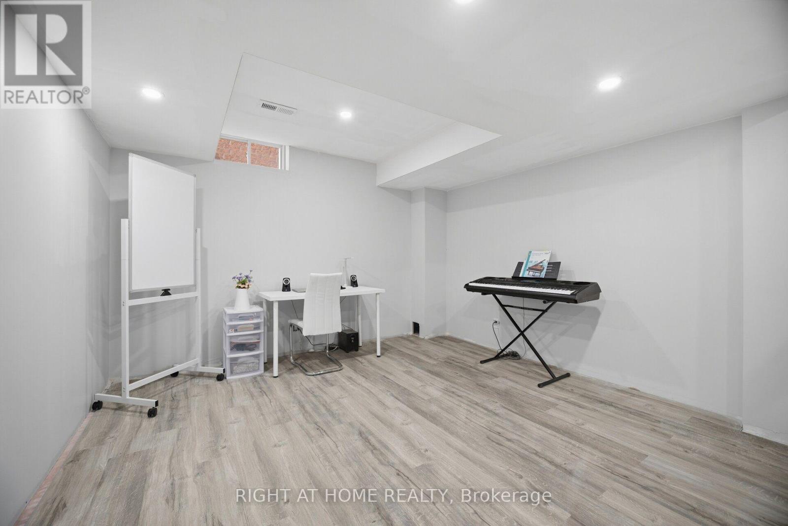 2249 Crestmont Drive — photo 39