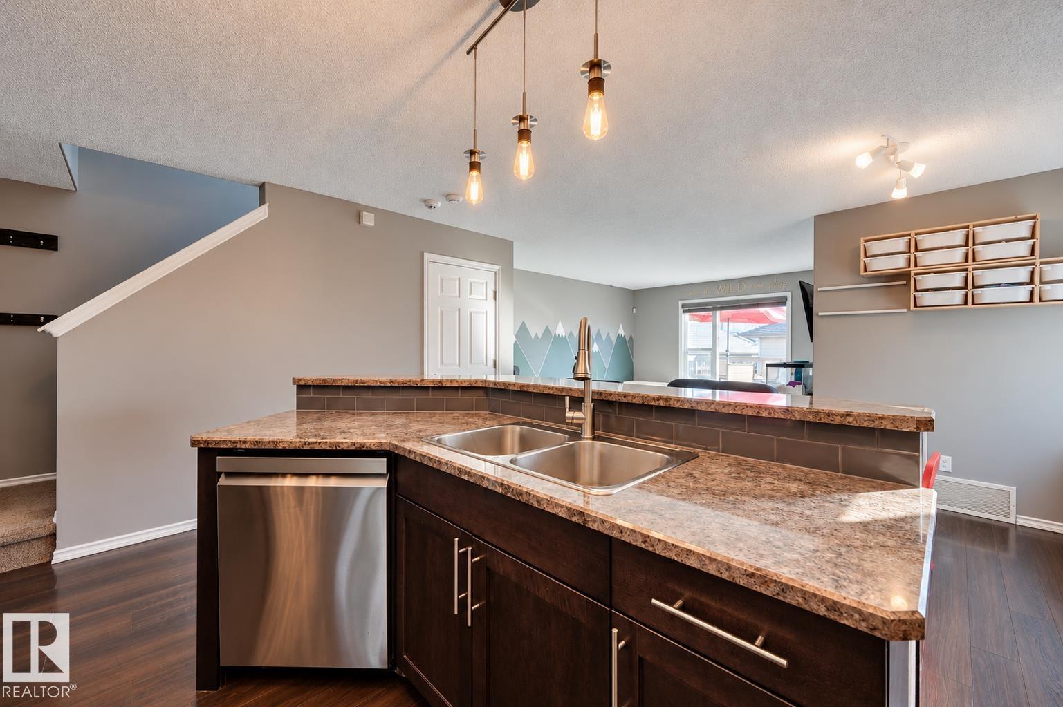 9523 212 ST NW - 10