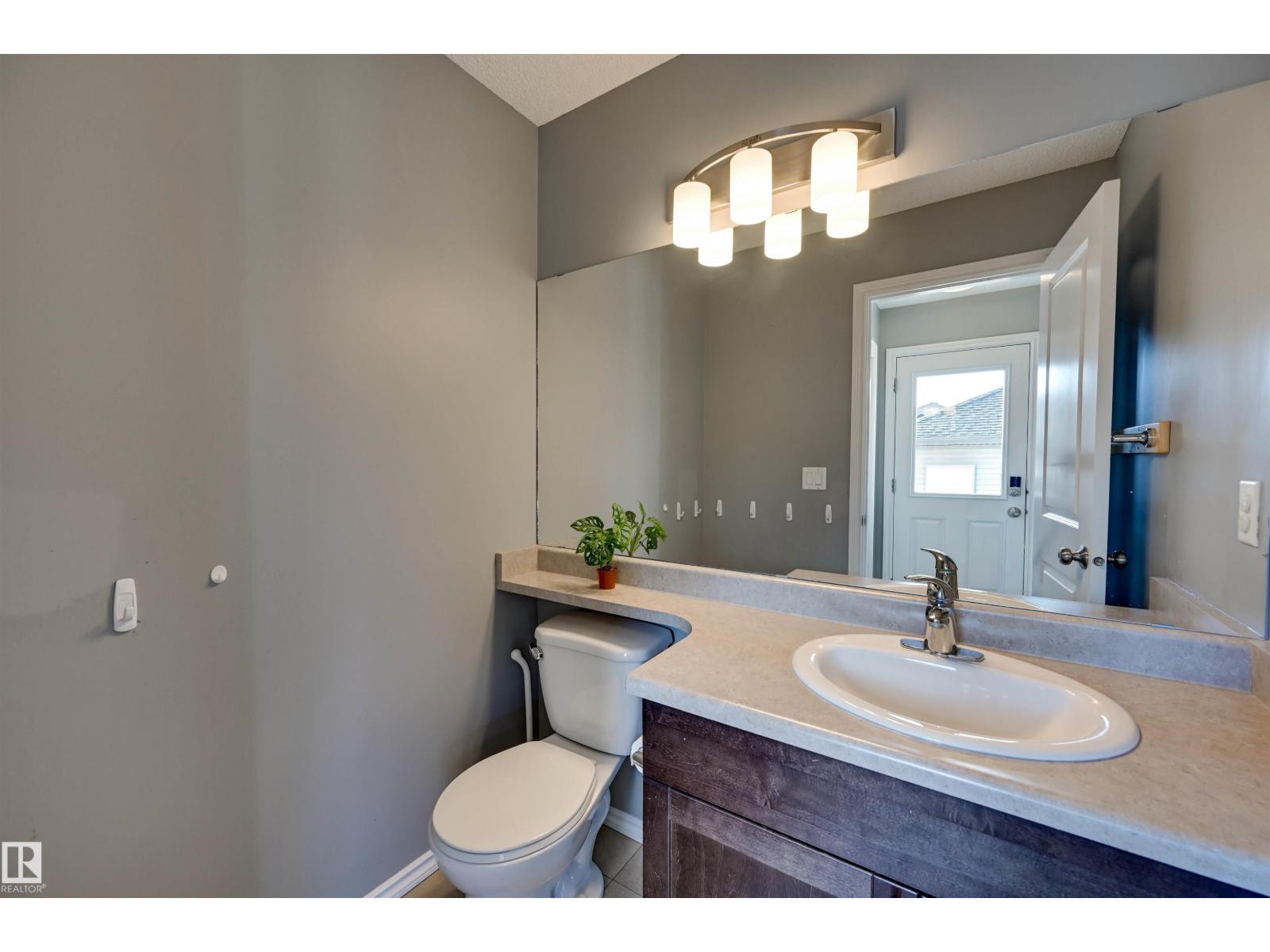 9523 212 ST NW - 19