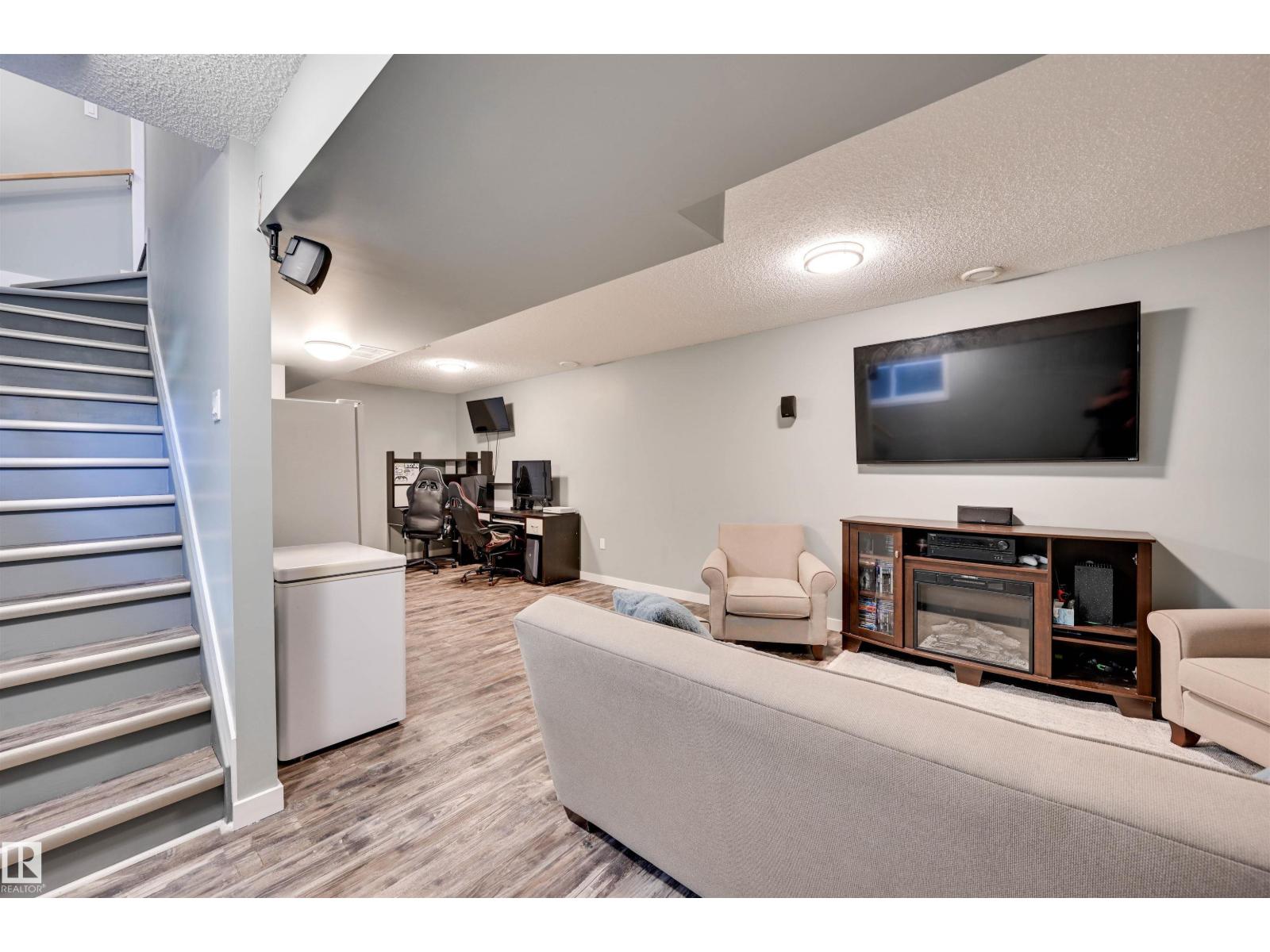 9523 212 ST NW - Image 32