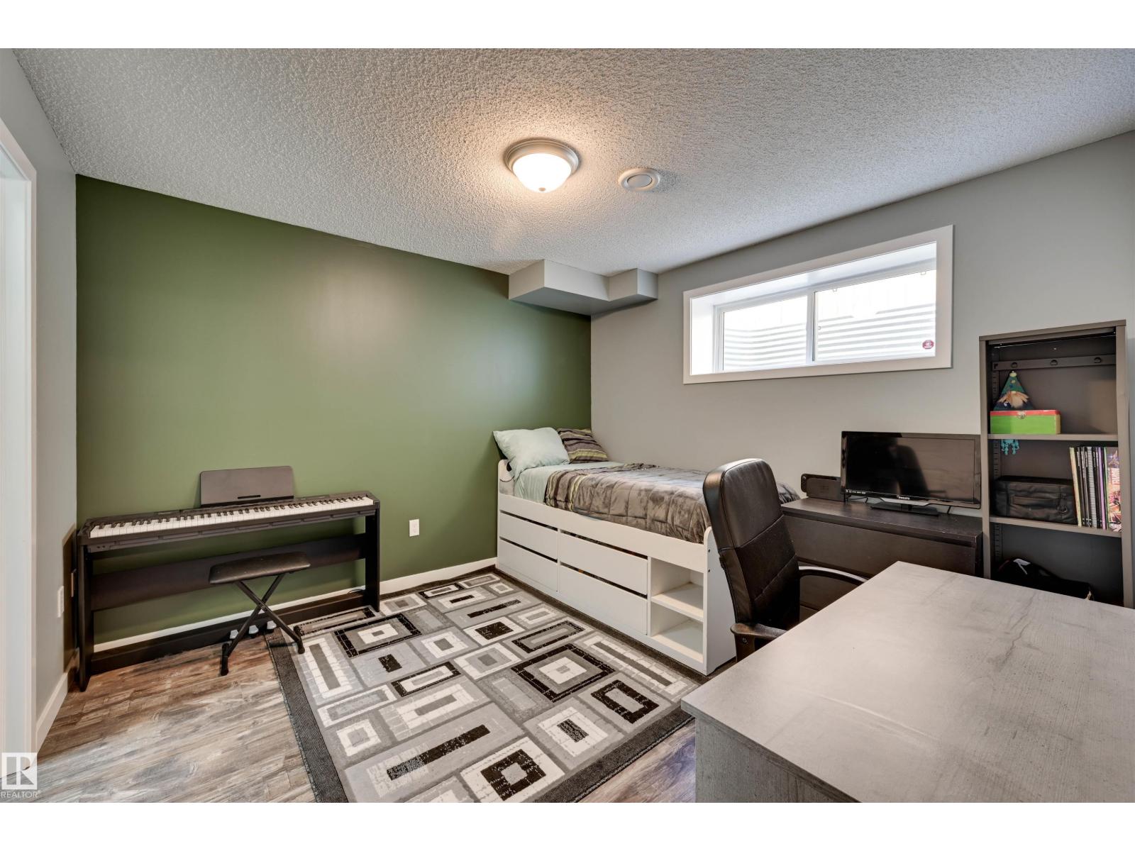 9523 212 ST NW - 37