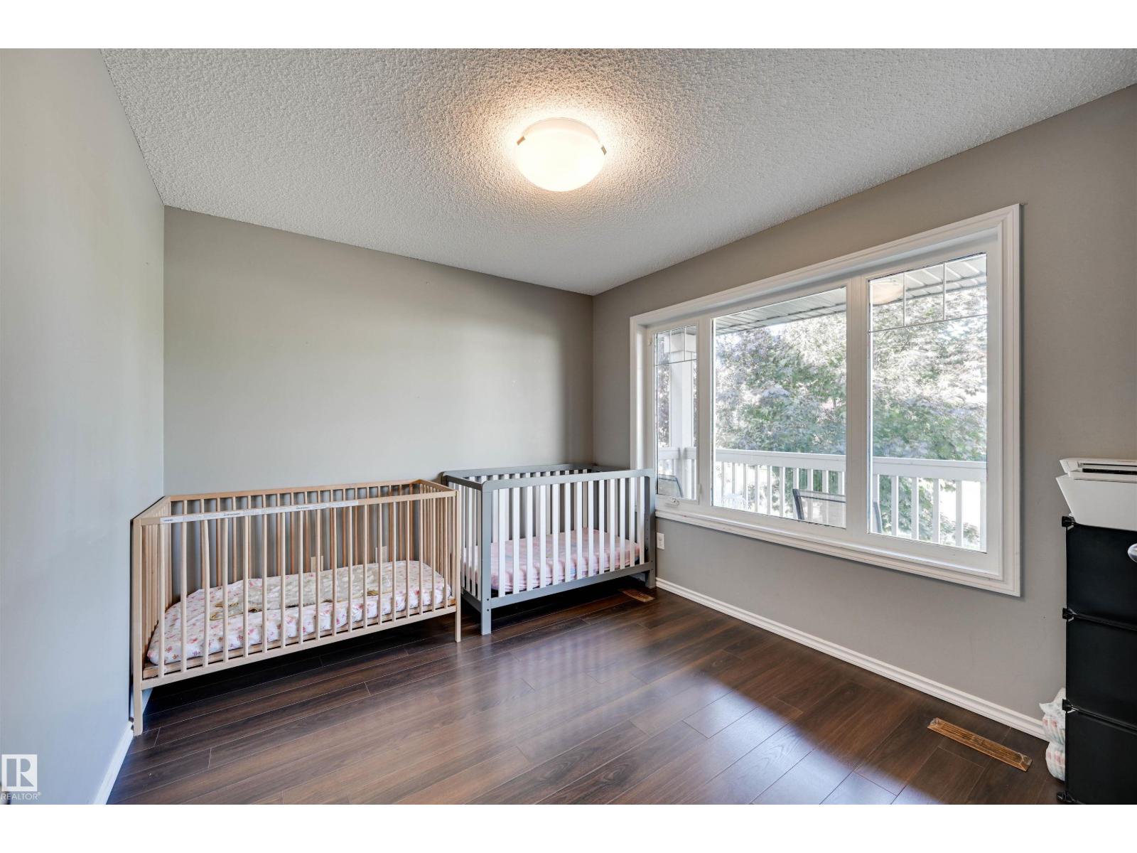 9523 212 ST NW - 5