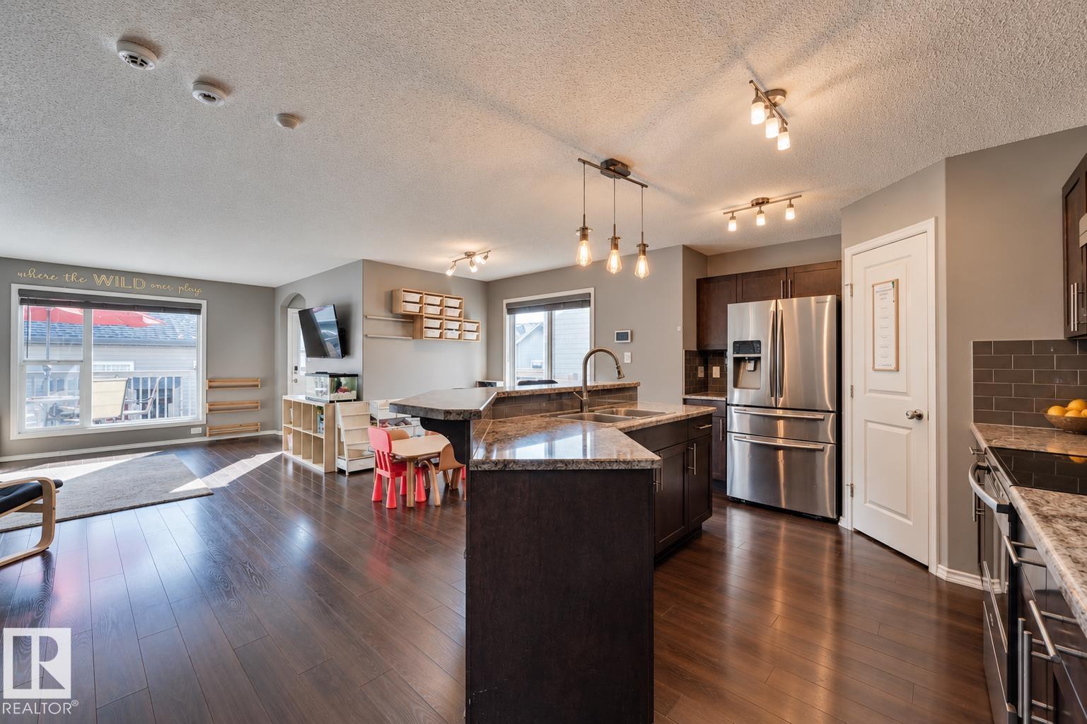 9523 212 ST NW - 7