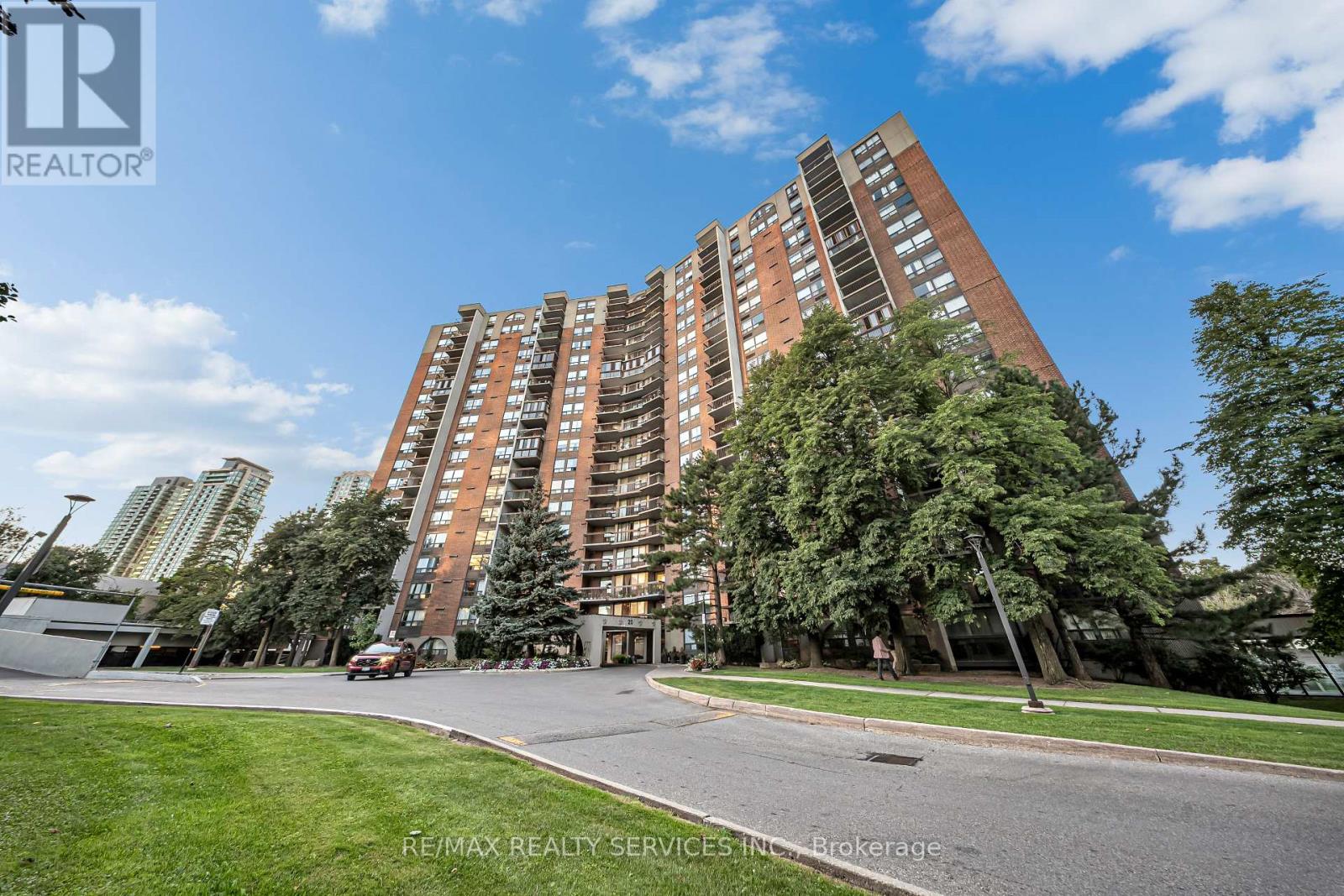 Photo of 20 Mississauga Valley Boulevard