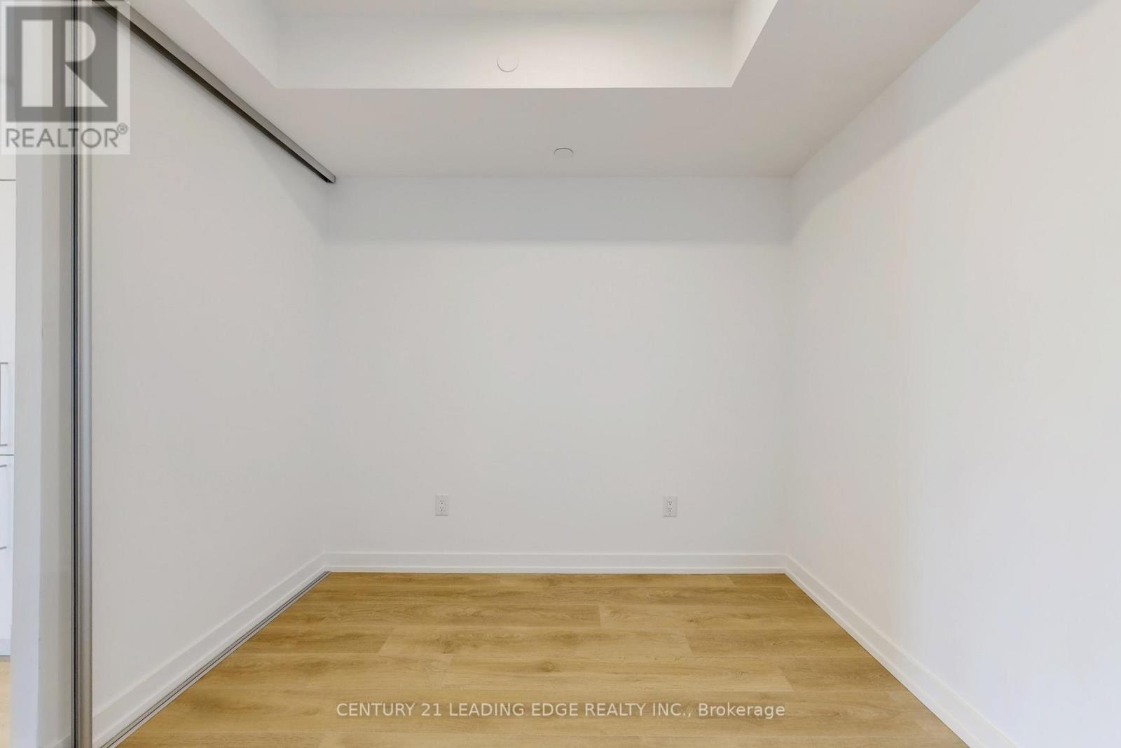 1100 Sheppard Avenue West — photo 27