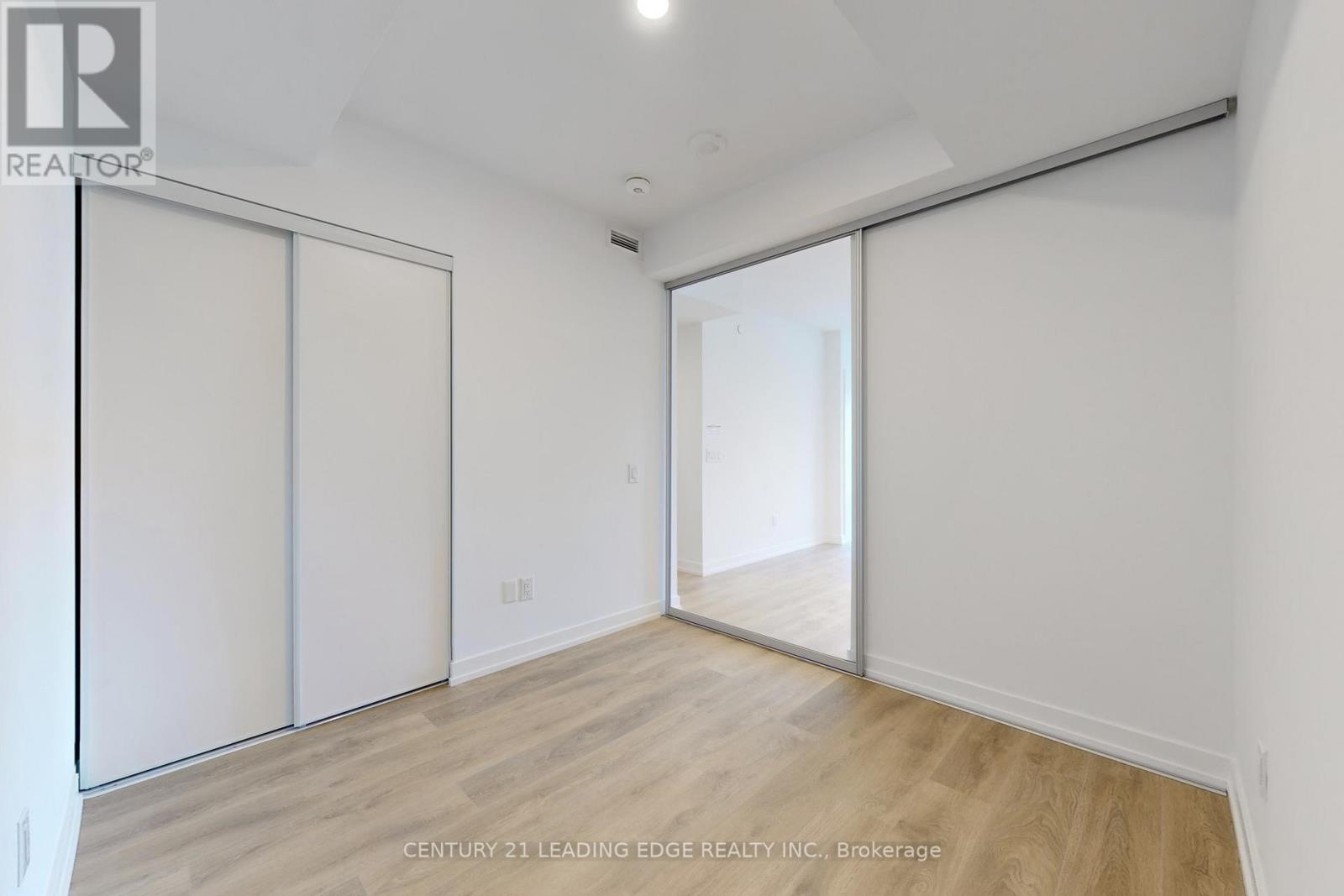 1100 Sheppard Avenue West — photo 28