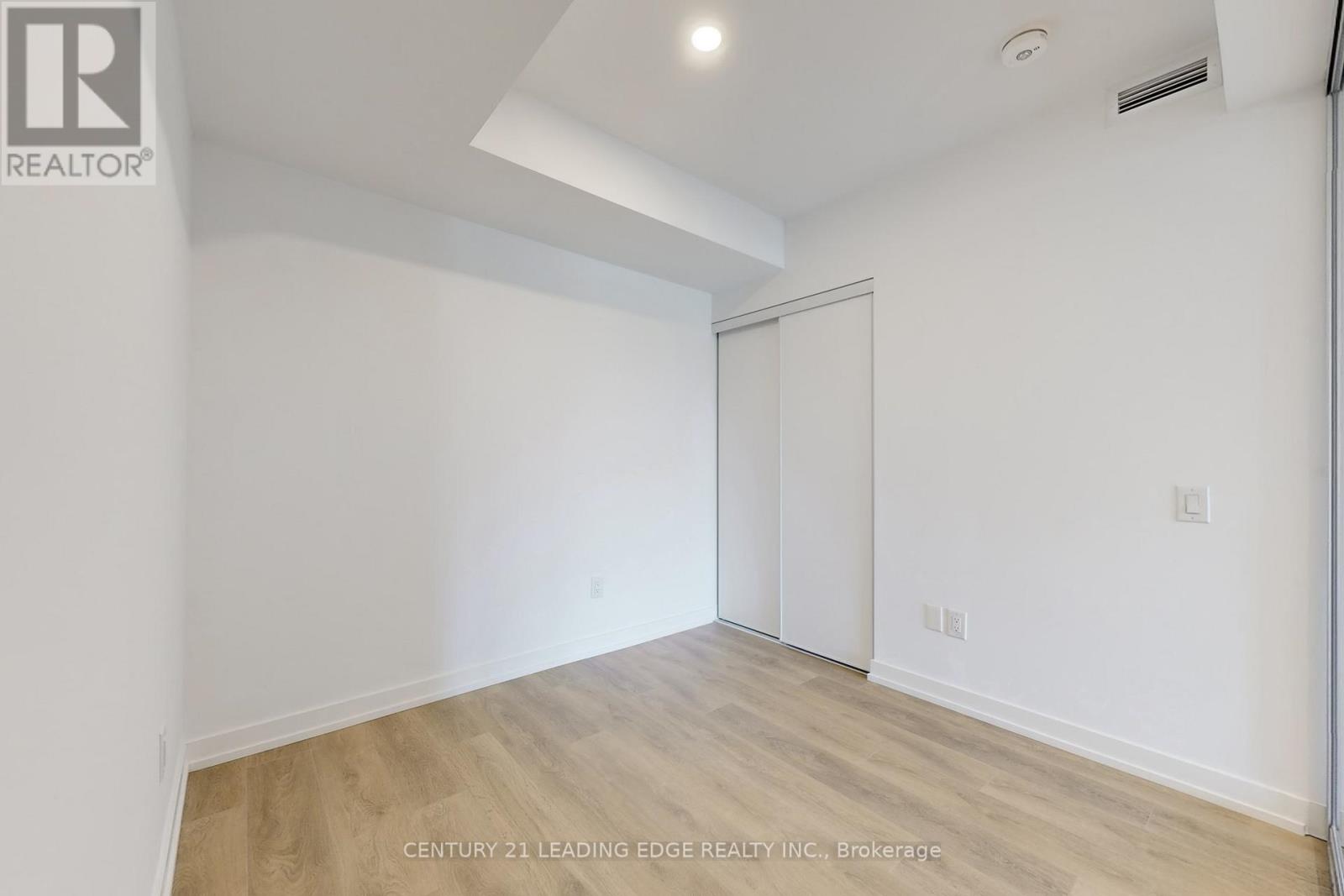 1100 Sheppard Avenue West — photo 29