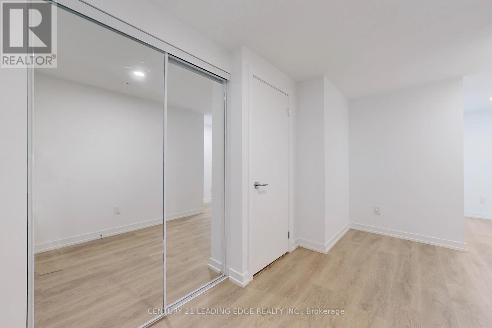 1100 Sheppard Avenue West — photo 32