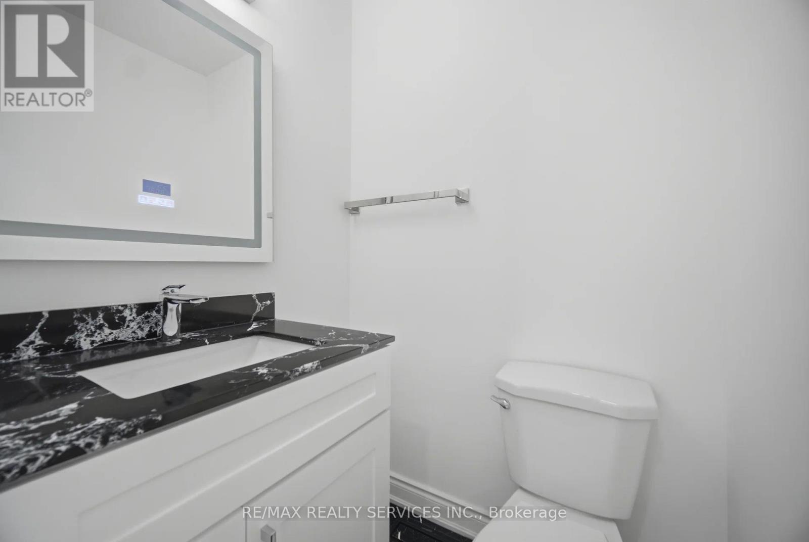 92 CORBY CRESCENT - 10