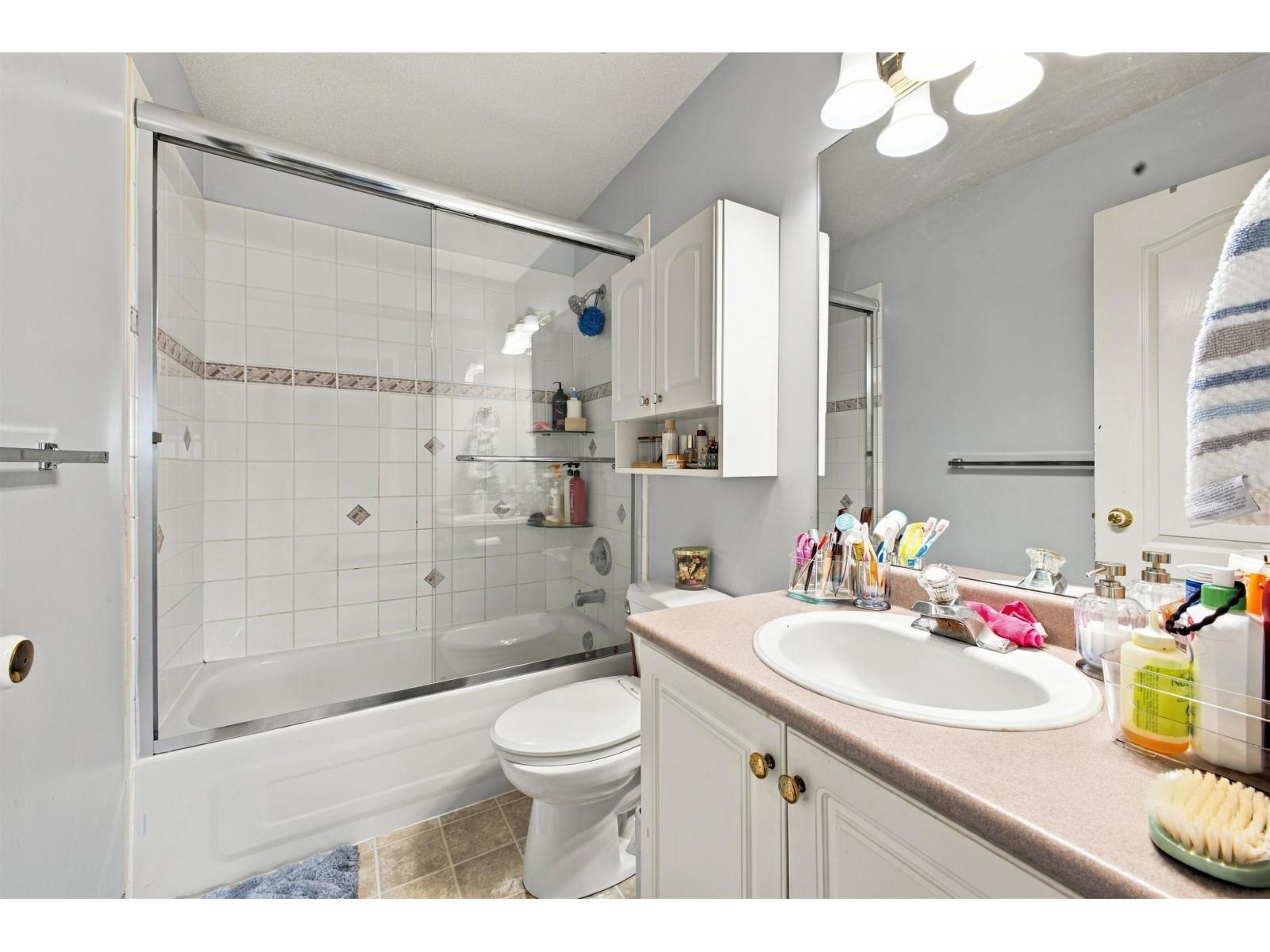 Photo of 18 8289 121A STREET 20