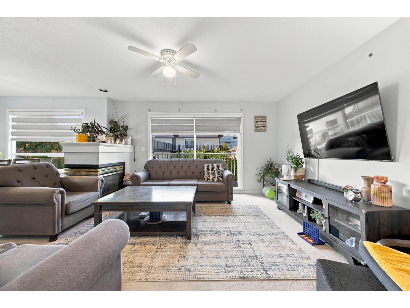 Photo of 18 8289 121A STREET 15