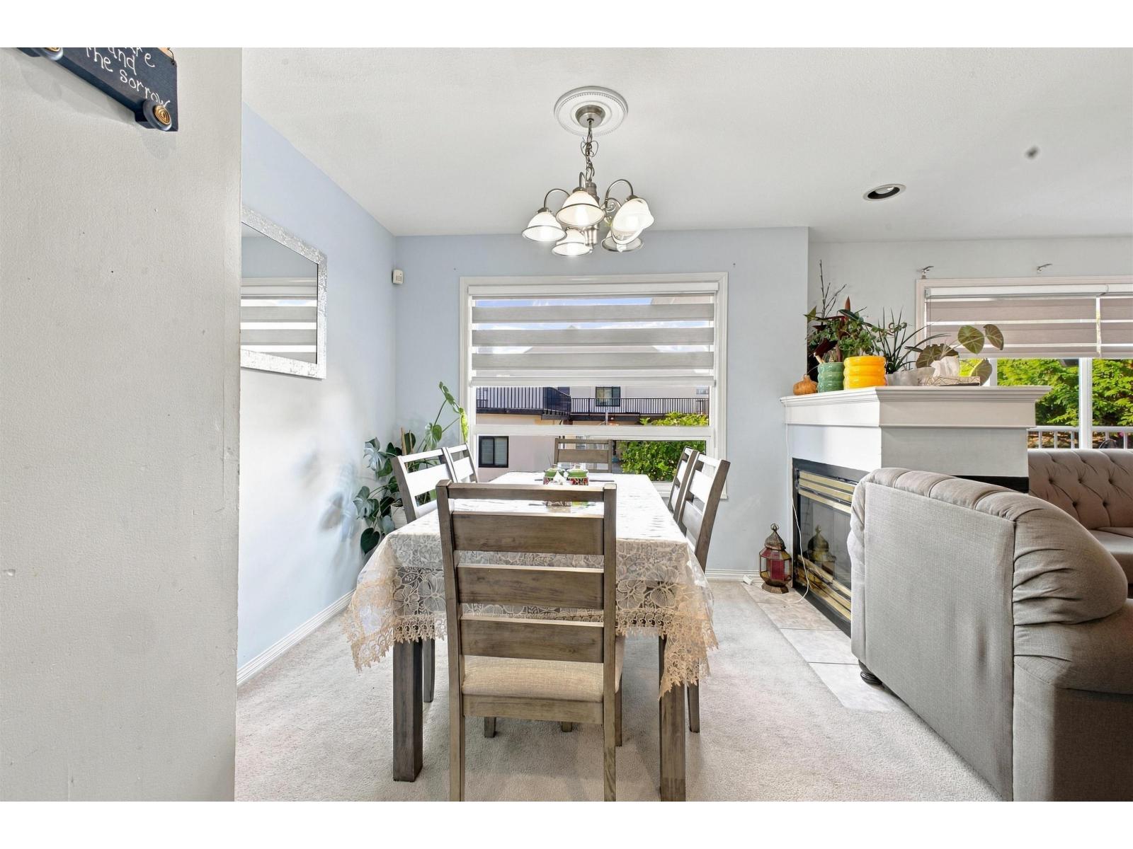 Photo of 18 8289 121A STREET 11