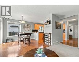 115 Evansmeade Crescent NW, Calgary — photo 3