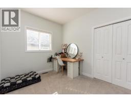 Bedroom - 17 Charles Avenue, Red Deer, AB T4P0L8 Photo 11