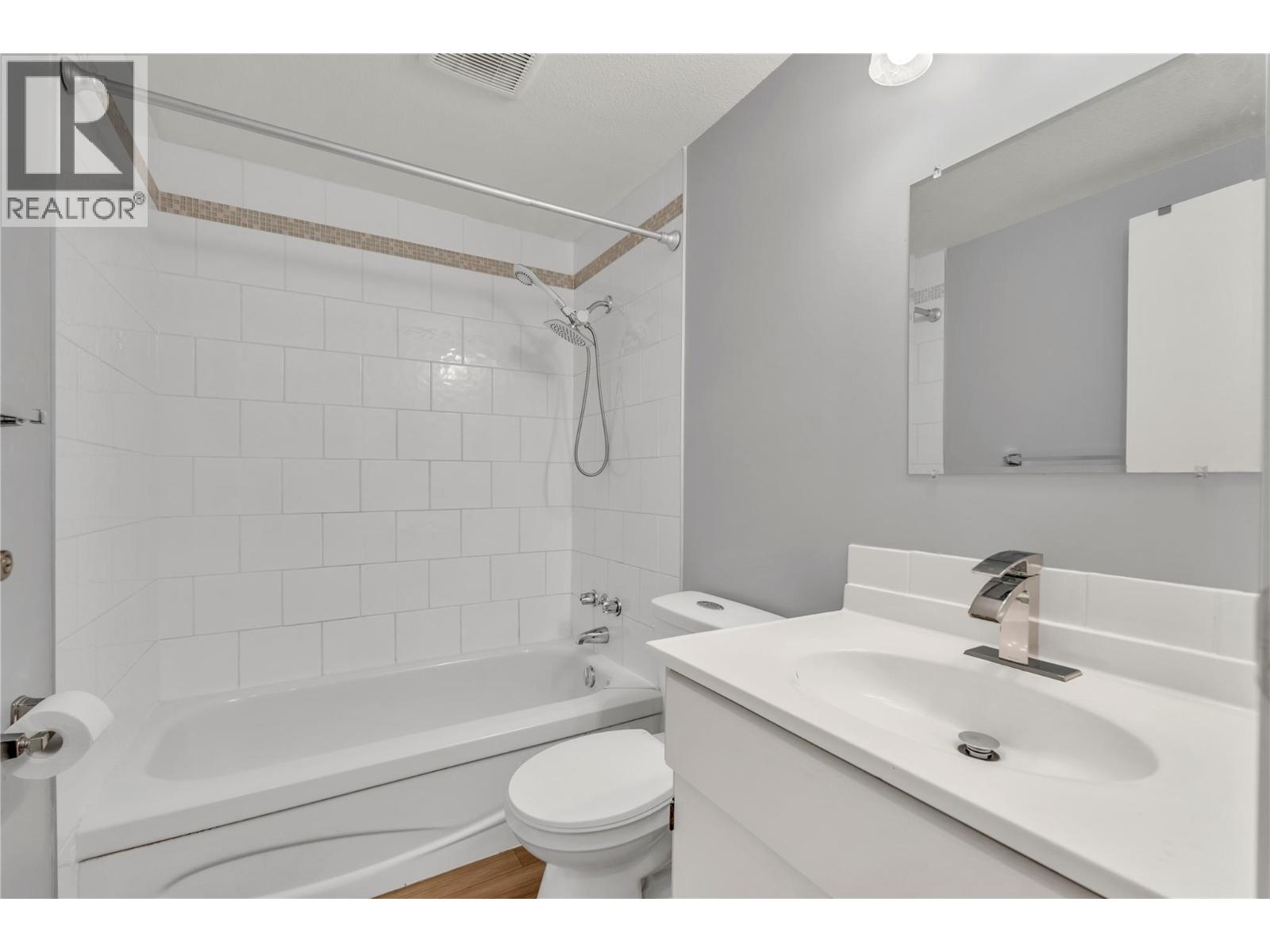 #2 11318 Jubilee Road W - 22
