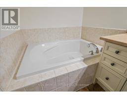 90 Erskine Drive, Clarington, ON L1B0C8 Photo 16