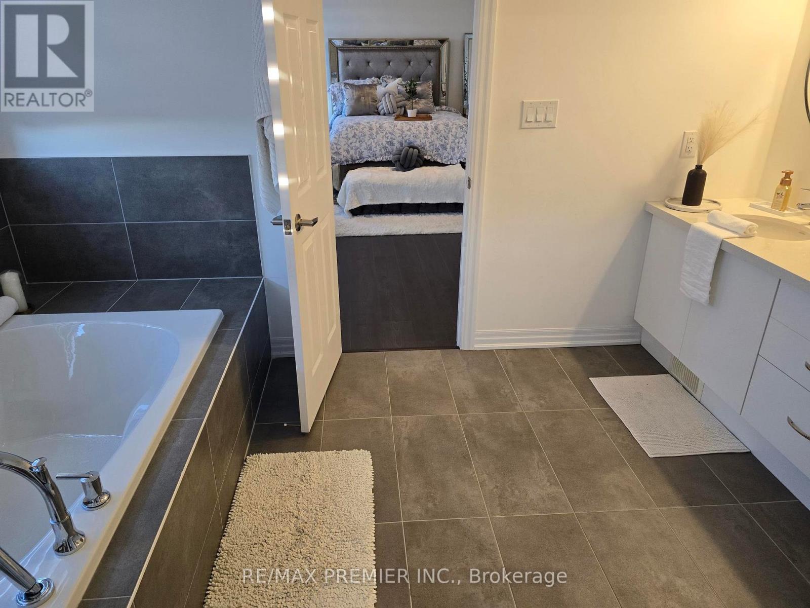 106 Ed Ewert Avenue, Clarington, ON photo 24