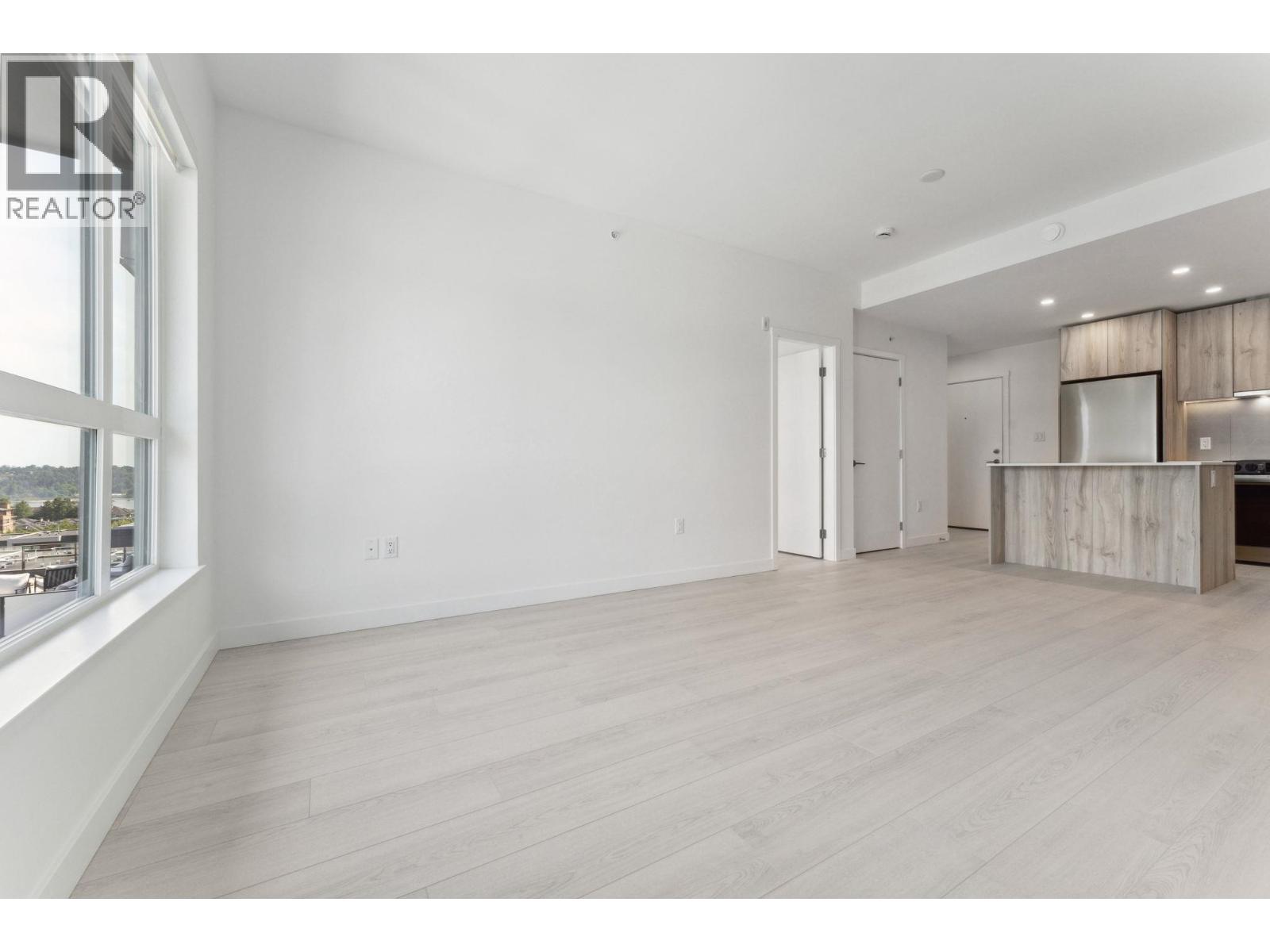 619 3594 MALSUM DRIVE, North Vancouver - Image 1