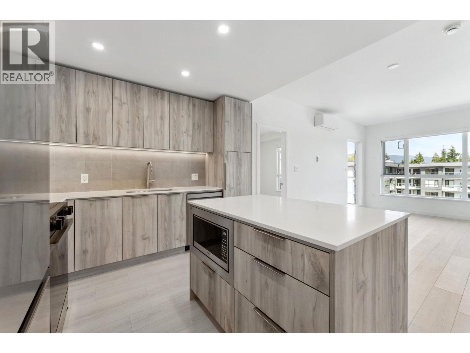 619 3594 MALSUM DRIVE, North Vancouver - Image 1