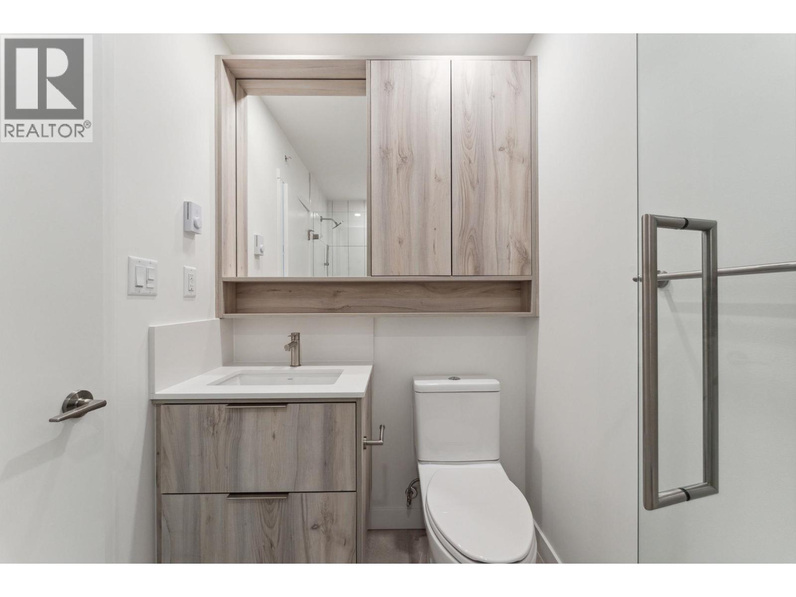 619 3594 MALSUM DRIVE, North Vancouver - Image 1