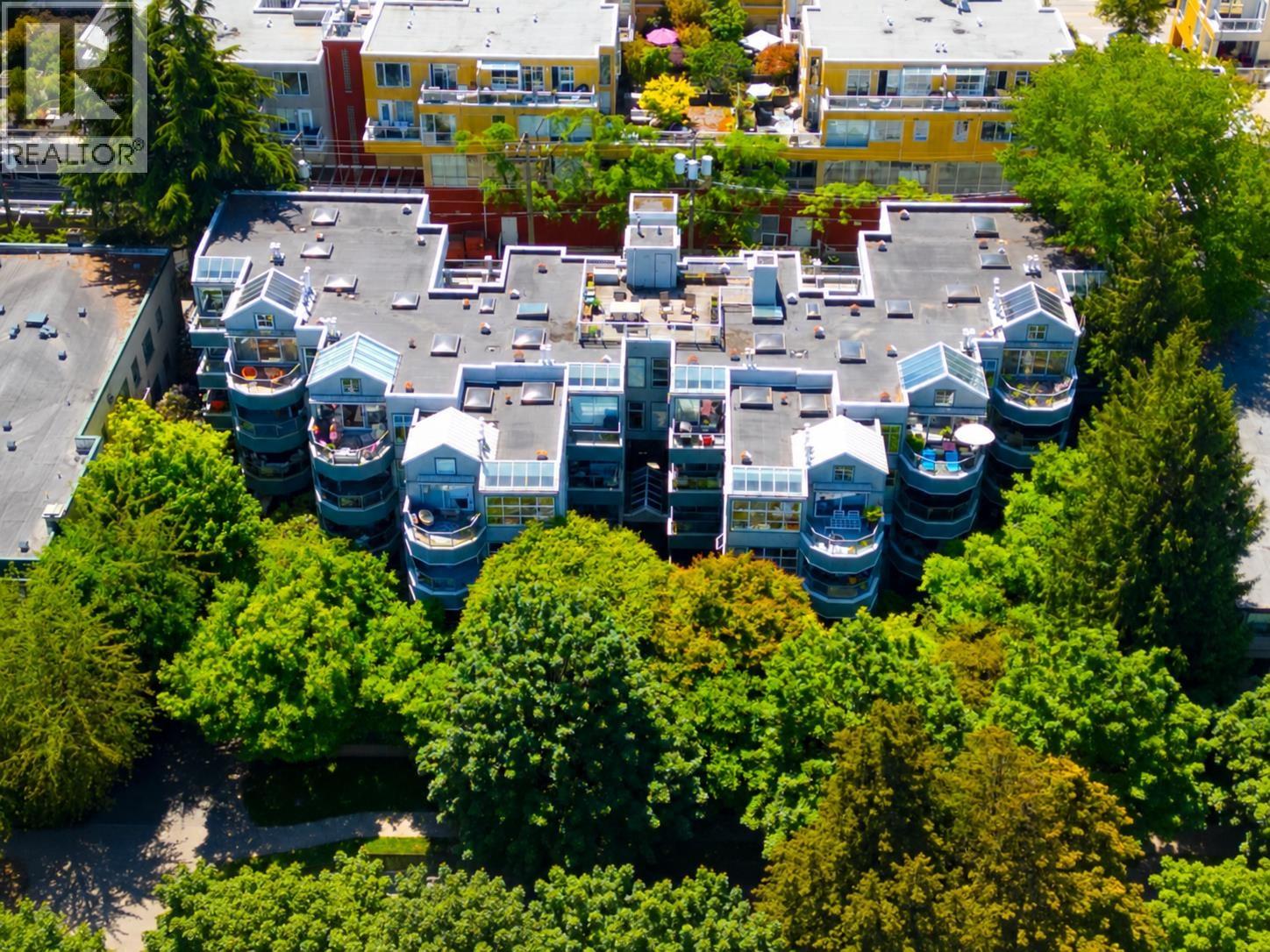 #210, 2250 3RD Avenue, Vancouver