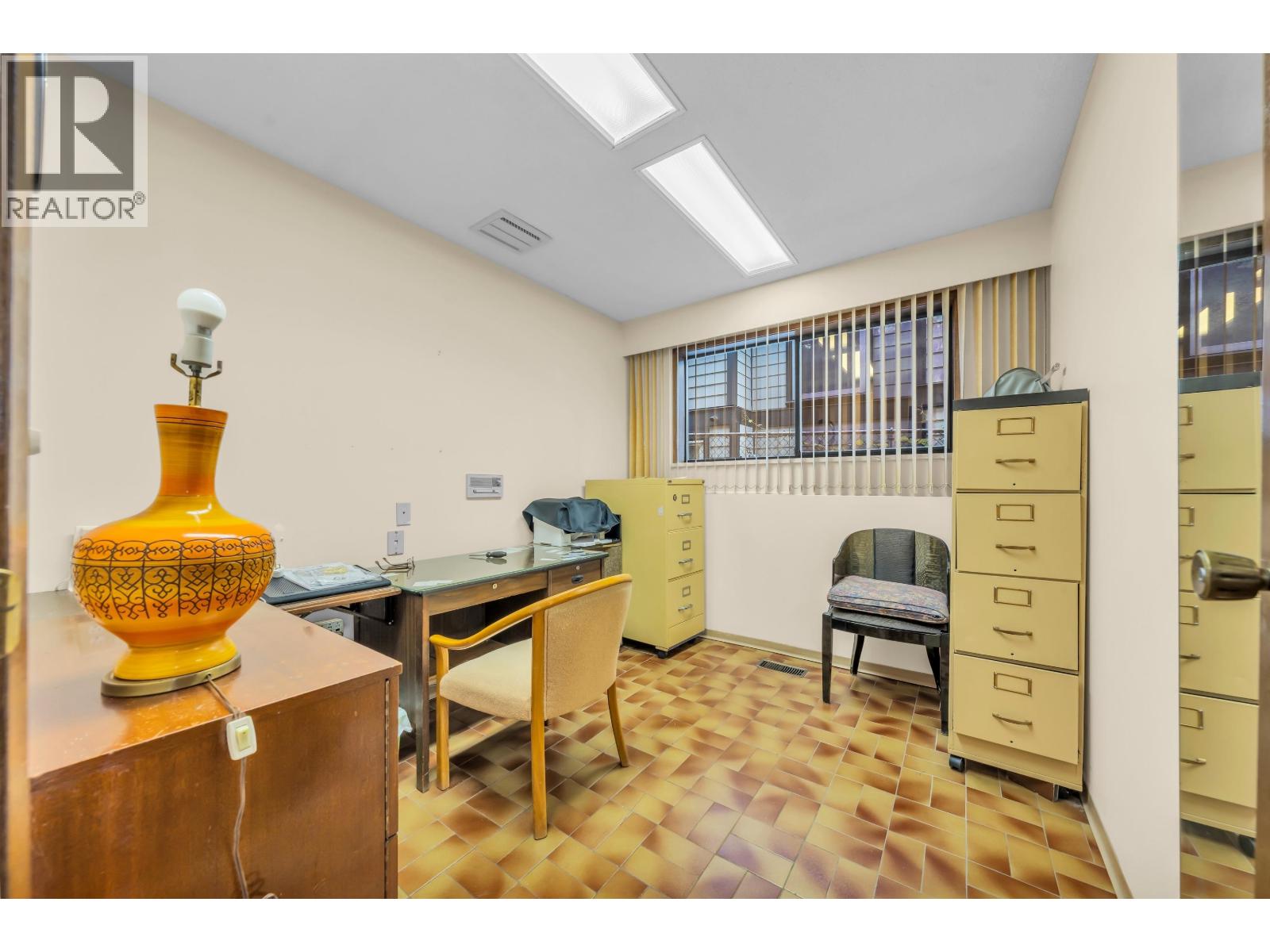 Photo of 4195 NANAIMO STREET 24