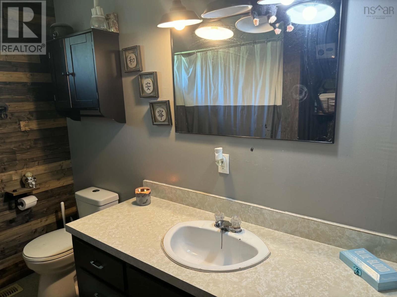 101 Tinkham Road - 12