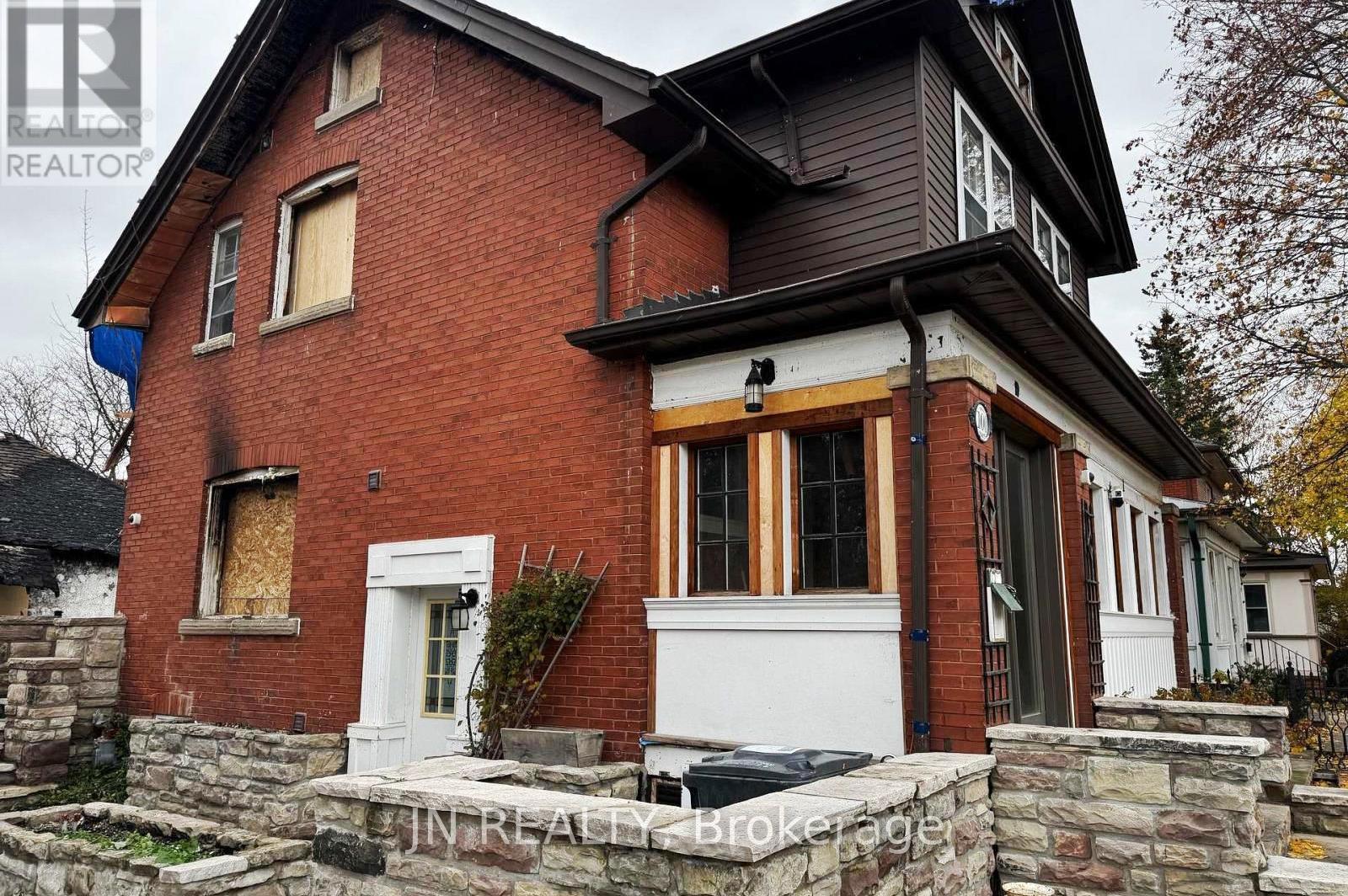 100 MILL STREET N - 5