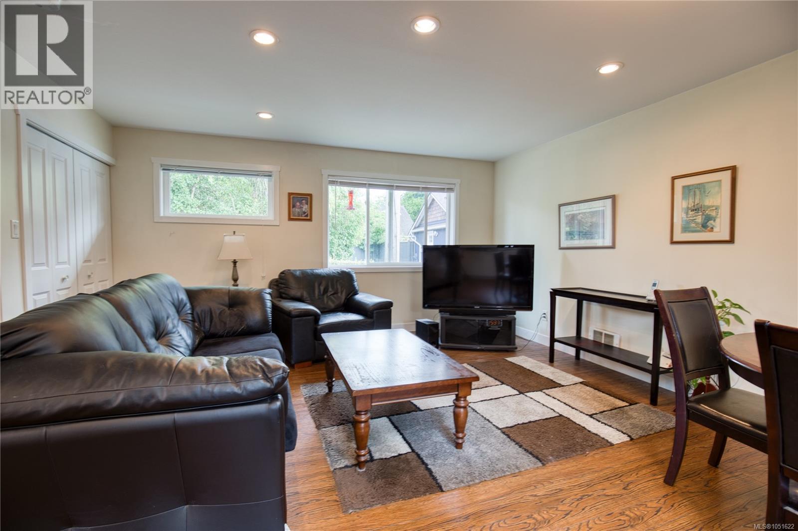 543 Bradley St - Image 26