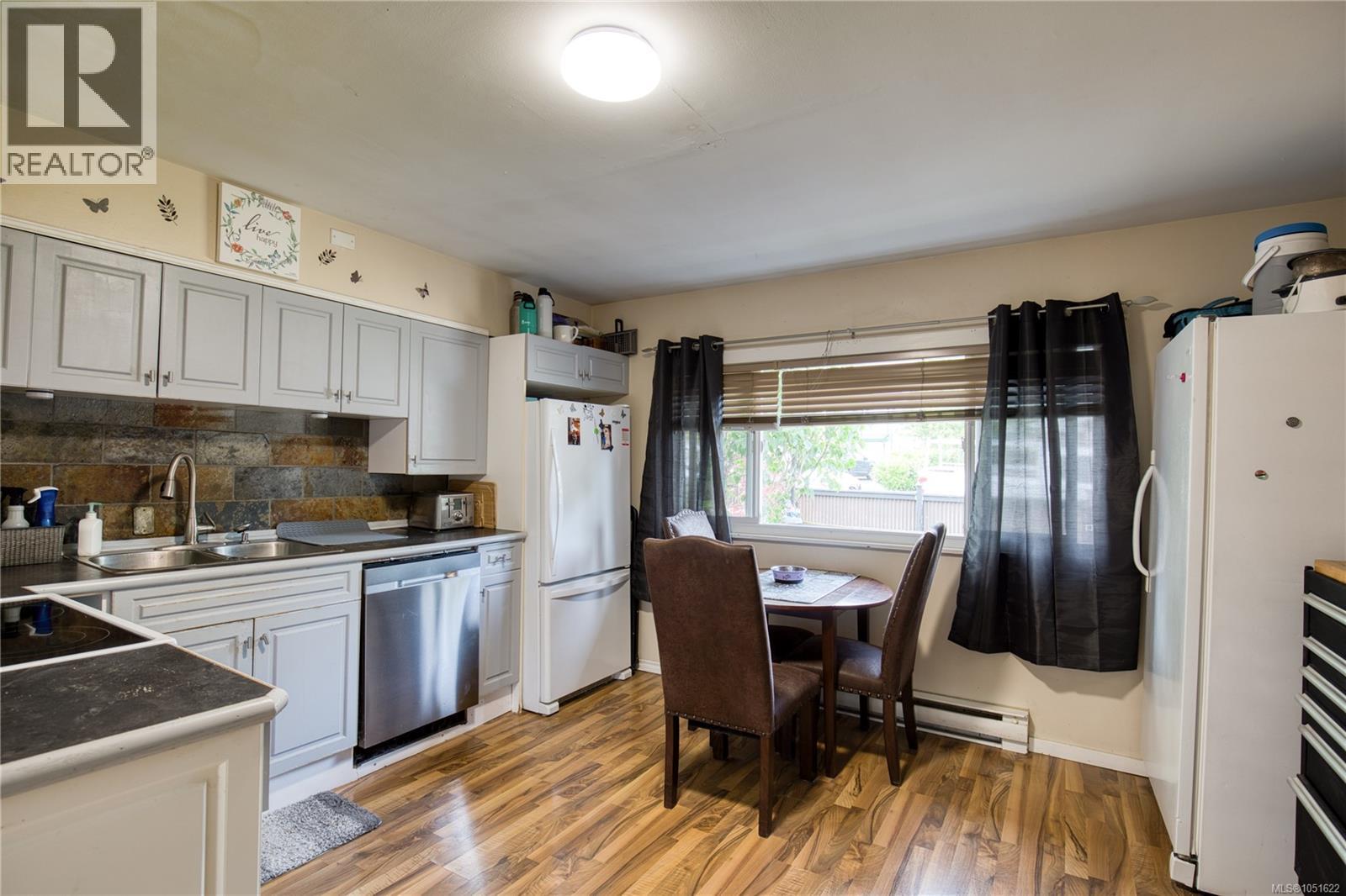 543 Bradley St - Image 5