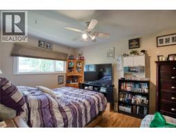 Living room - 543 Bradley St, Nanaimo, BC V9S1B9 Photo 13