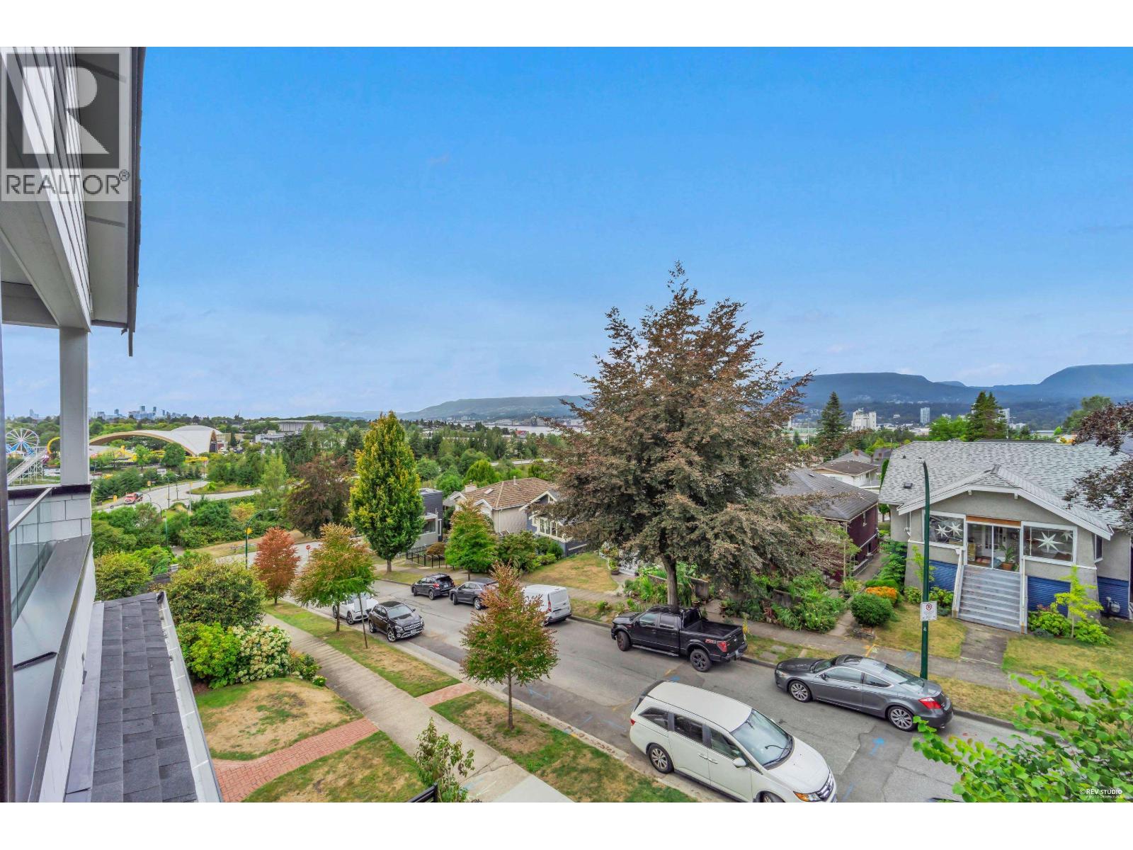 Property for sale at 1 3436 TRIUMPH STREET