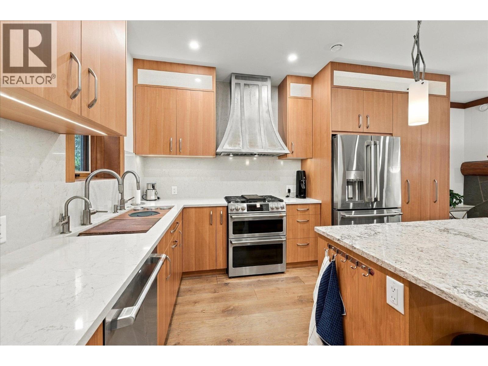 23 2324 TALUSWOOD PLACE, Whistler