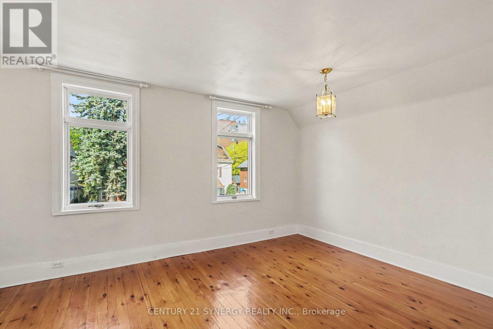 3 Bed, 2 Bath House for Rent in Ottawa – 18 WILTON CRESCENT, Ottawa – MLS# X13757062 - Image 15