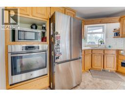 Living room - 4671 Grandview Flats Road S, Spallumcheen, BC V4Y0P6 Photo 22