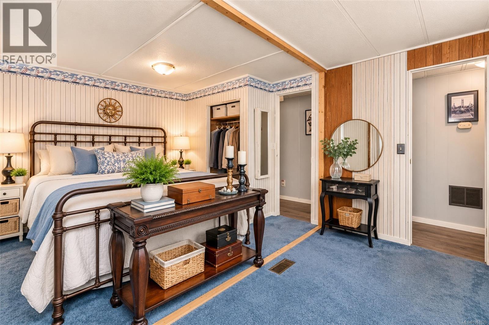 #13 5838 Blythwood Rd - 15