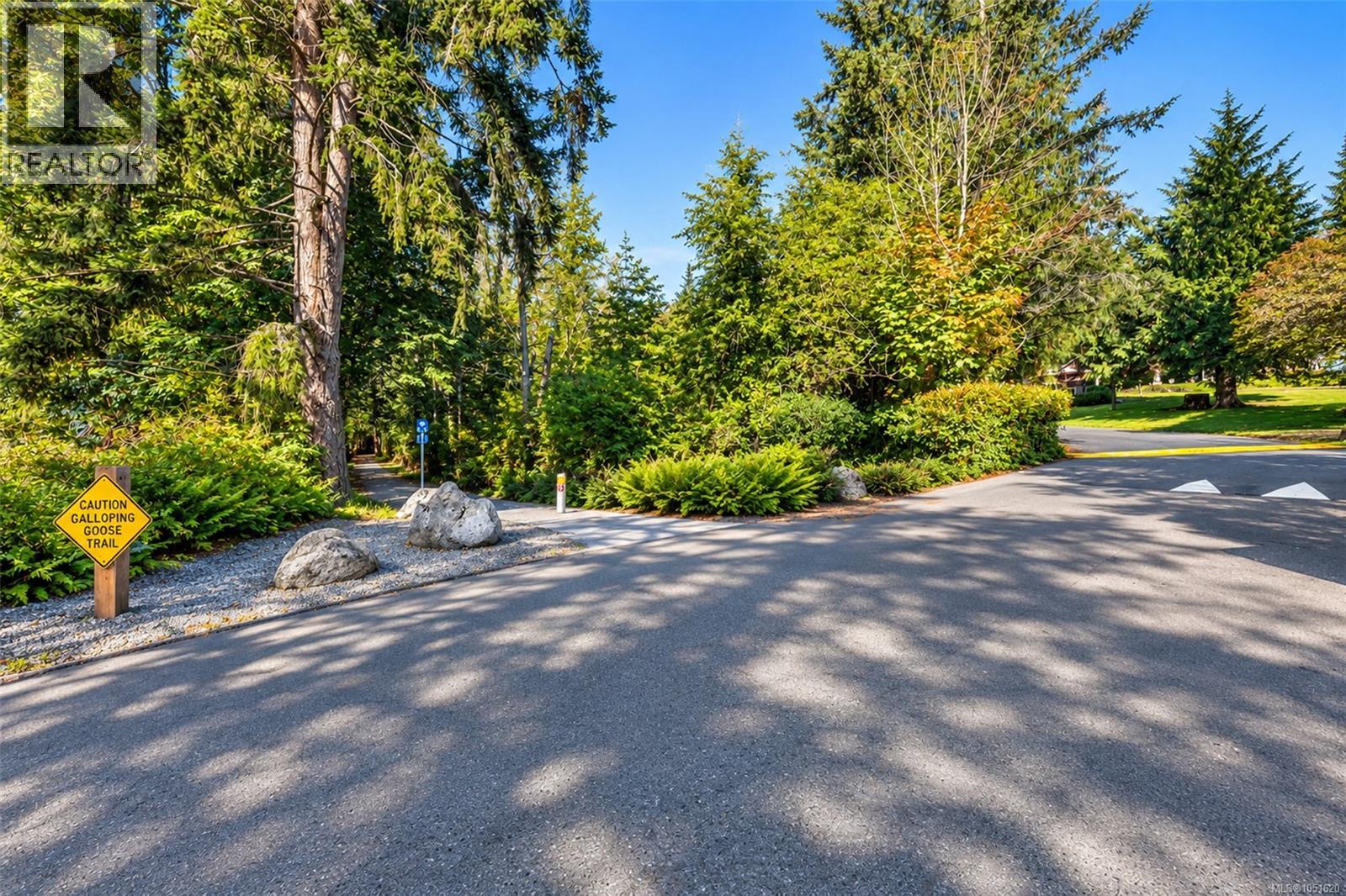 #13 5838 Blythwood Rd - 33