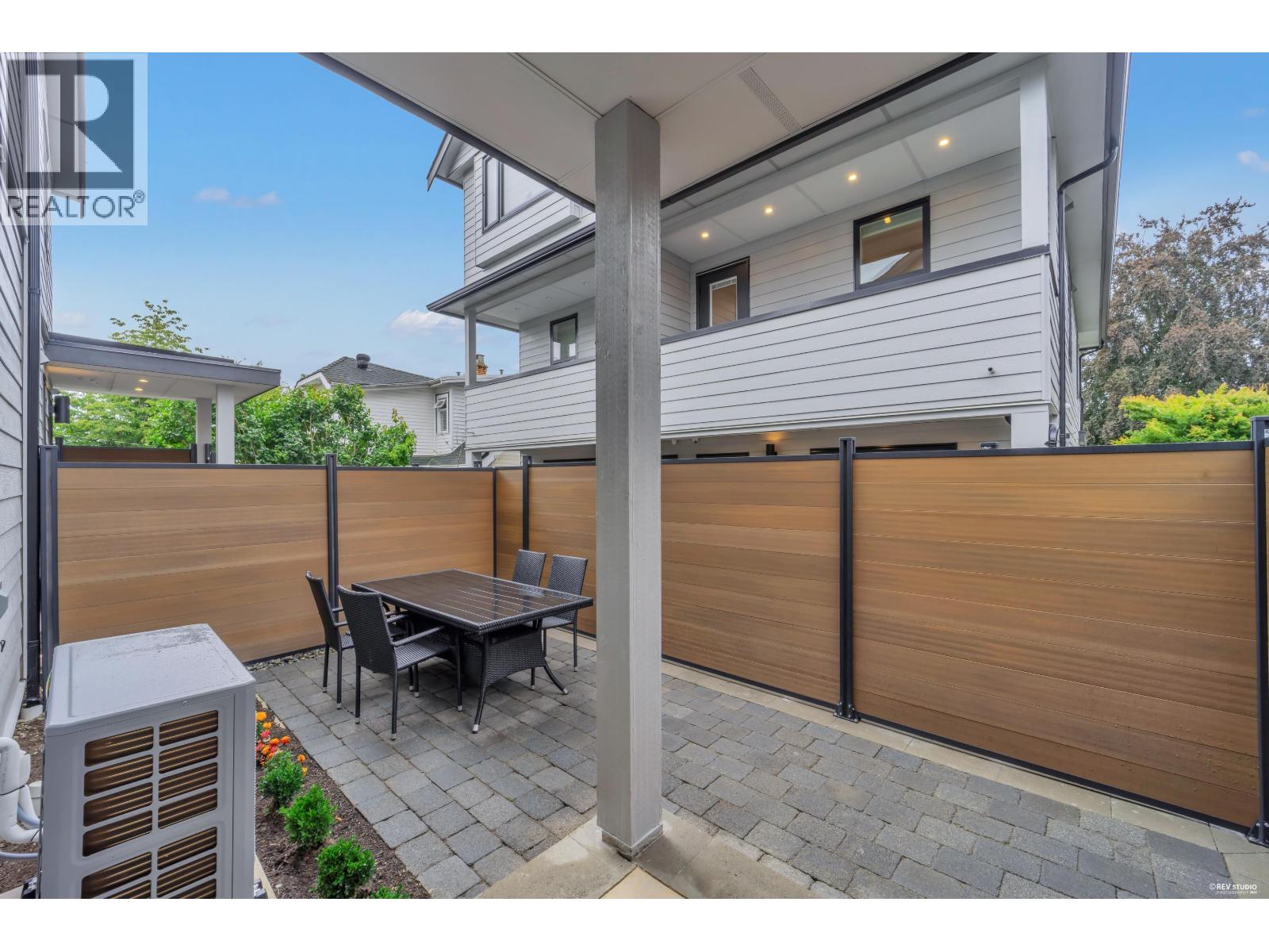 Photo of 1 3438 TRIUMPH STREET 20